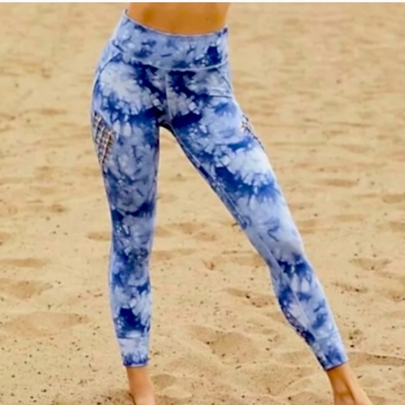 Free People Good Karma Set Of Bra and Leggings S/M - Picture 3 of 3